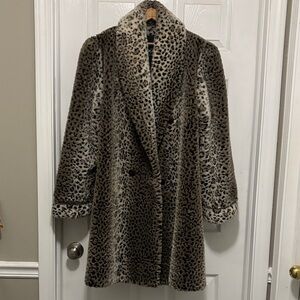 Gorgeous Leopard Print Faux Fur Coat